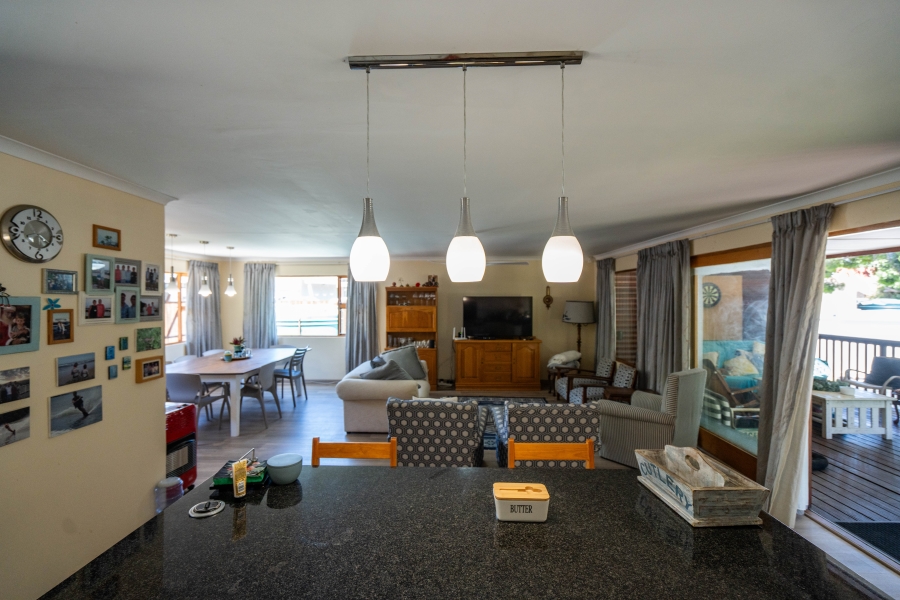 5 Bedroom Property for Sale in Seafield Eastern Cape